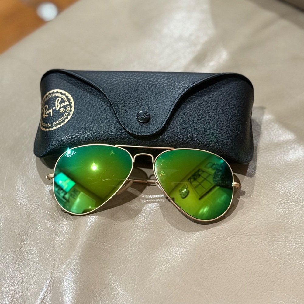 Ray-Ban Gold Aviator Sunglasses with Green Lenses
